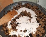 Tejfölös húsos gombás rakottas recept fázis 2 fotója