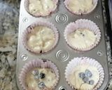 Foto del paso 4 de la receta: Muffins de vainilla con arándanos y crumble