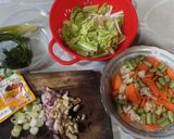 Foto langkah ke 1 dari resep Tumis Sayur Campur Kembang Kol.