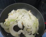 Foto del paso 3 de la receta: Merluza al horno con patatas