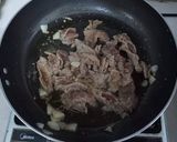 Hình bước làm 3 của món Mì trứng xào thịt bò