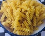 Foto del paso 1 de la receta: Tornillos en Salsa de Tomate 🍅 Para Pasta 🍝 con Chuletas de Cerdo🥩 al Estilo napolitano !