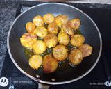 A picture of step 4 of Baby potato and cornflour fry.