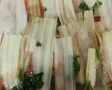 Foto del paso 3 de la receta: Lasaña de tallos de acelga con salsa de carne y champiñones