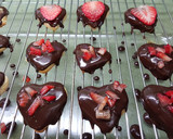 Foto del paso 12 de la receta: Pastas corazón de chocolate frutas y figuritas