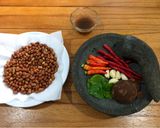 Foto langkah ke 1 dari resep Sambel Pecel.