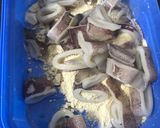 Gambar langkah 4 resipi Sotong Salut Tepung.