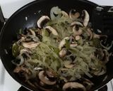 Foto del paso 1 de la receta: Tarta integral de cebolla y champi 🍄