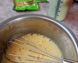 Foto langkah ke 3 dari resep Puding Kukus Matcha Tabur Kismis.