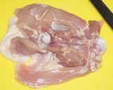 Foto del paso 1 de la receta: Muslos de pollo y vegetales escabechados