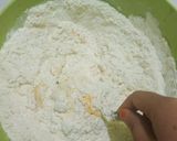 Foto langkah ke 2 dari resep Donat Maizena Madu.