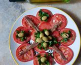 Une image de l'étape 4 de Salade de tomate et anchois.