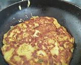 A picture of step 5 of Spanish Potato omelette.