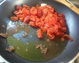 Foto del passaggio 5 della ricetta Linguine con ciliegino alle alici e crema di cavolo nero e sedano rapa