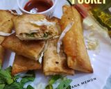 A picture of step 6 of Chicken Pizza pocket.