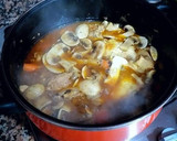 Foto del paso 8 de la receta: Estofado de pollo con champiñones, zanahoria y patatas