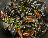 A picture of step 2 of Vongole.
