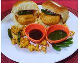A picture of step 6 of मुंबईचा वडा पाव.