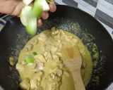รูปขั้นตอนการทำที่ 4 ของ ขนมจีน แกงเขียวหวานไก่
