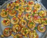 બિસ્કીટ પીઝા (Biscuit Pizza Recipe In Gujarati) રેસીપી સ્ટેપ3ફોટો