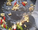 Foto langkah ke 3 dari resep Udang Saus Lada Hitam.