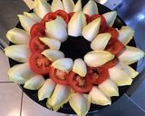 Une image de l'étape 5 de Salade de jeunes endives aux tomates, feta grecque et persil (sauce au miel et cidre).
