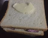 A picture of step 2 of Mashmallow sandwich.
