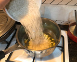 Foto del paso 2 de la receta: Plato combinado arroz blanco tomate, huevo frito y chuletas en salsa de almendra