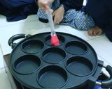 Foto langkah ke 4 dari resep Bolu mini tanpa oven.