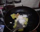 A picture of step 2 of Sweet potato halwa.