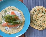 A picture of step 4 of Omelet wrap with salmon and arugula 💛.