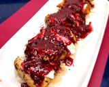 Foto del paso 7 de la receta: Montaditos de pollo con salsa de frutos rojos y queso de cabra