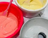 Foto langkah ke 5 dari resep Bolu Marmer Merah Putih Lembut & Lembab.