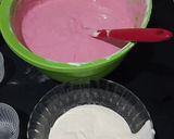 Foto langkah ke 2 dari resep Bolu kukus merah putih.