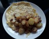 A picture of step 4 of Sig's Duck Egg and Sheep Cheese Omelette.