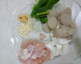 Foto langkah ke 1 dari resep Sapo tahu ayam kuah putih.