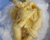 Foto langkah ke 1 dari resep Kue semprit Dahlia.