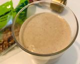 A picture of step 2 of Walnut and Banana Smoothie.