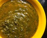 A picture of step 1 of Spinach curry.