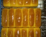 Foto langkah ke 7 dari resep Roti Sobek.