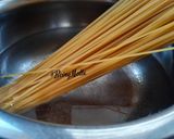 A picture of step 1 of Creamy Cheese Spaghetti.