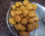 A picture of step 8 of मूंगदाल, बीटरूट कांजी बड़ा.