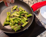 Foto del paso 3 de la receta: Espárragos verdes con salsa