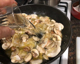 Foto del paso 5 de la receta: Solomillo de ternera en salsa de setas y puré de patata