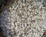 A picture of step 1 of Lobia Chaat.