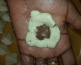 A picture of step 2 of Stuffed milk ball.