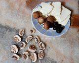 Une image de l'étape 6 de Pizza champignons fromage 🍕.
