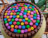 A picture of step 8 of KitKat Cake.