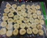 A picture of step 1 of Instant choco banana ice cream.