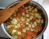 Tavaszi zöldségleves, májgombóccal recept fázis 1 fotója